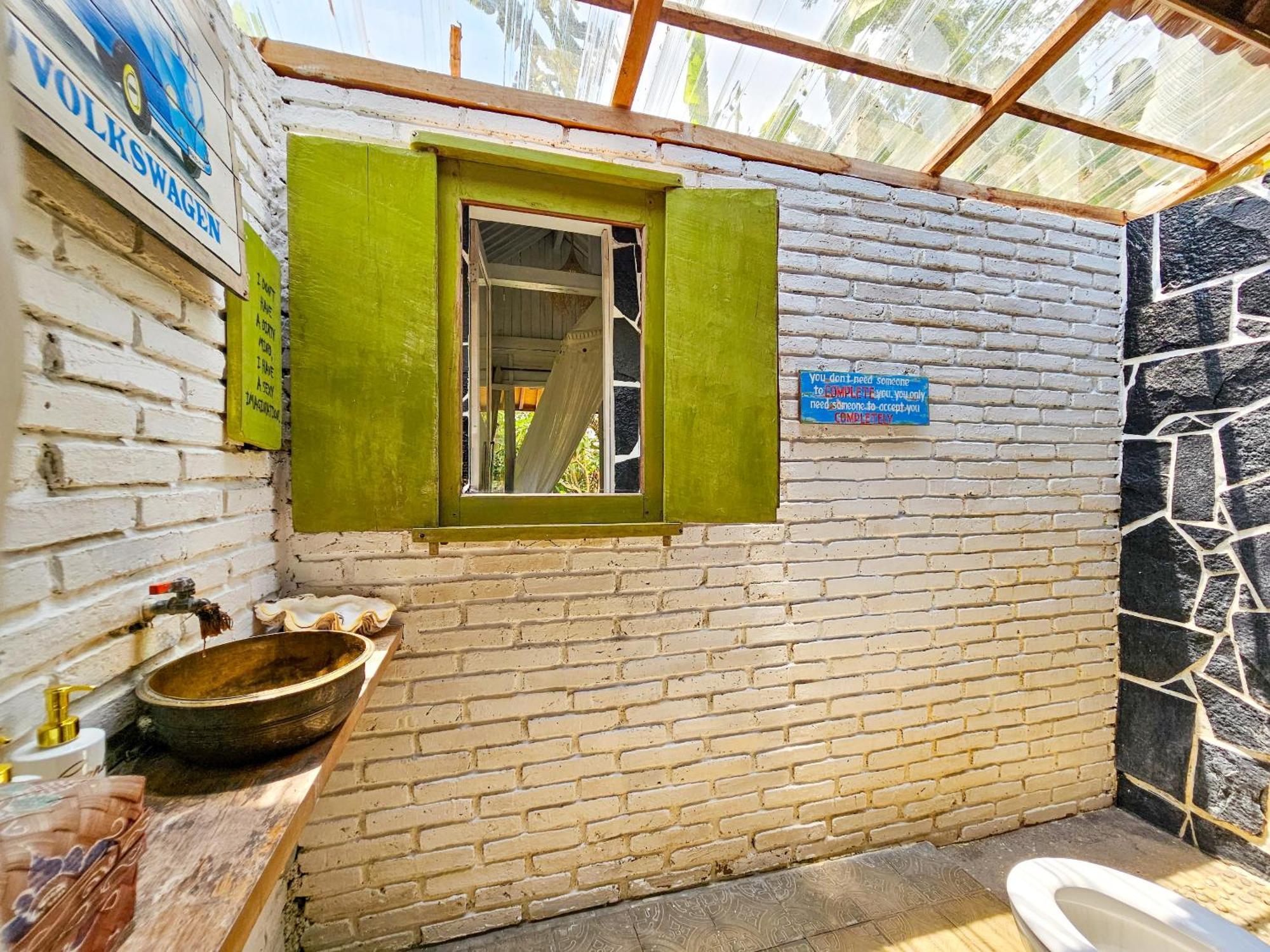 ジャヌール バンガロー マゲラン 部屋 写真