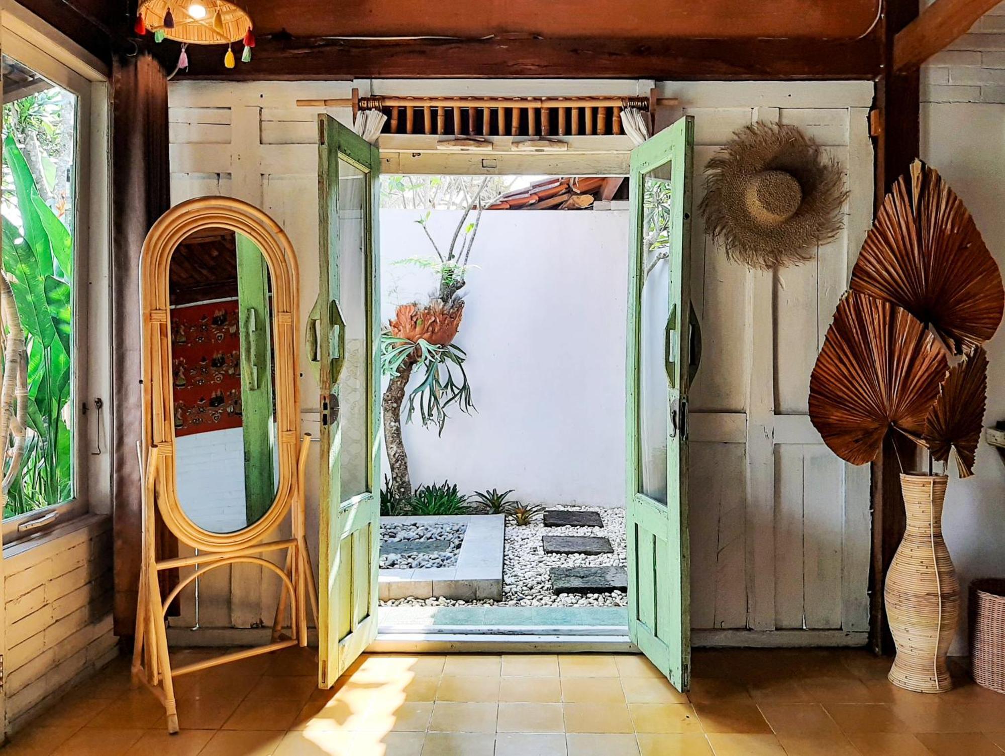 ジャヌール バンガロー マゲラン 部屋 写真
